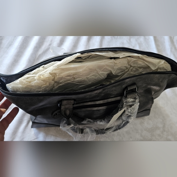 NWT Kenneth Cole Reaction shoulder bag - Picture 3 of 3